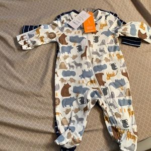 2 footed baby sleepers